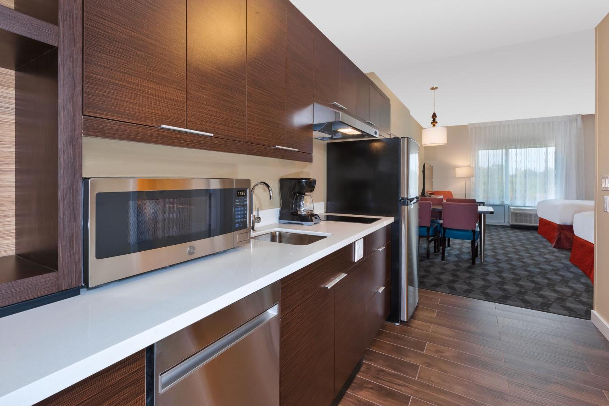 Towneplace Suites By Marriott Grand Rapids Airport Southeast Eksteriør billede