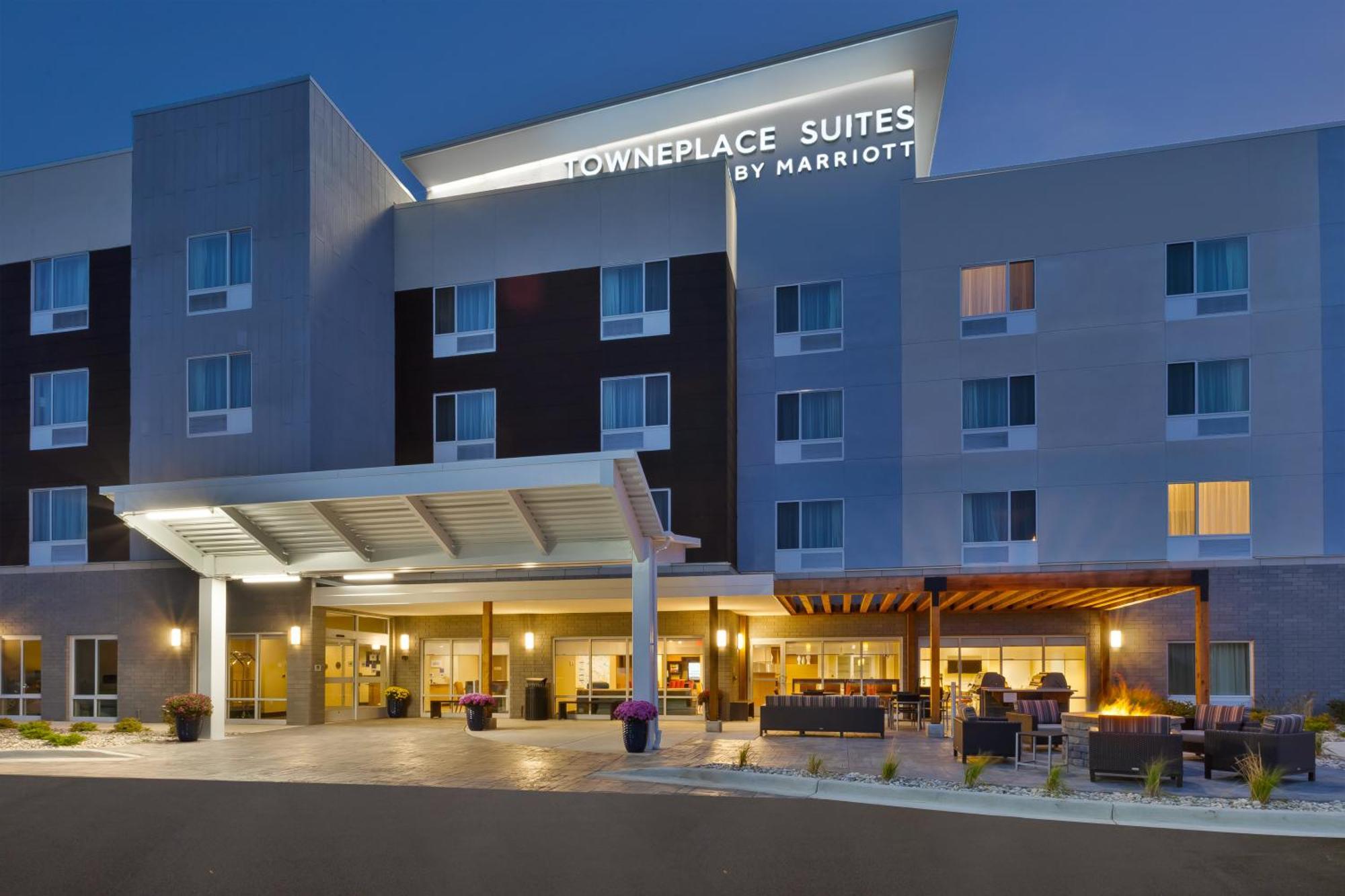 Towneplace Suites By Marriott Grand Rapids Airport Southeast Eksteriør billede