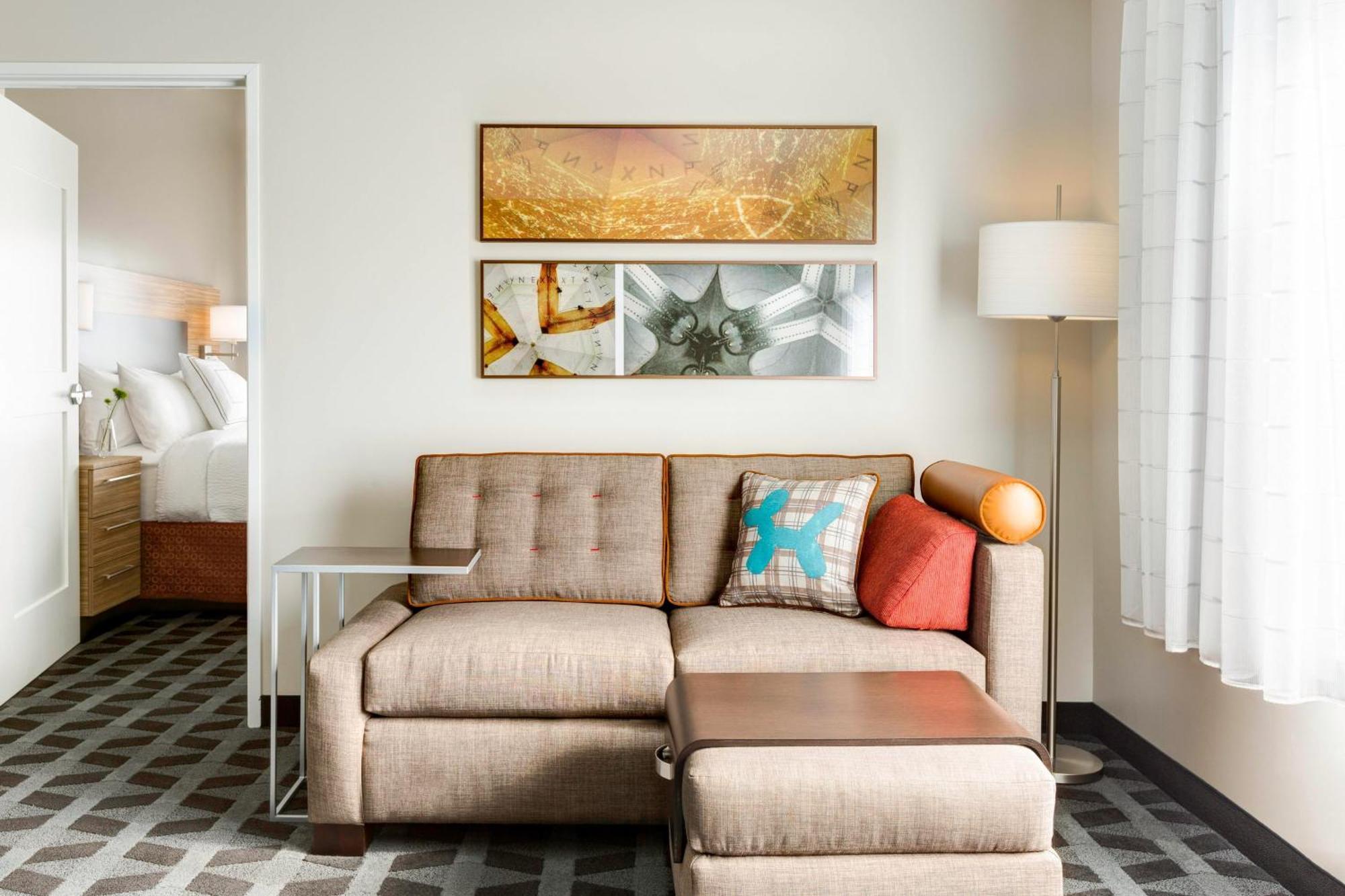 Towneplace Suites By Marriott Grand Rapids Airport Southeast Eksteriør billede