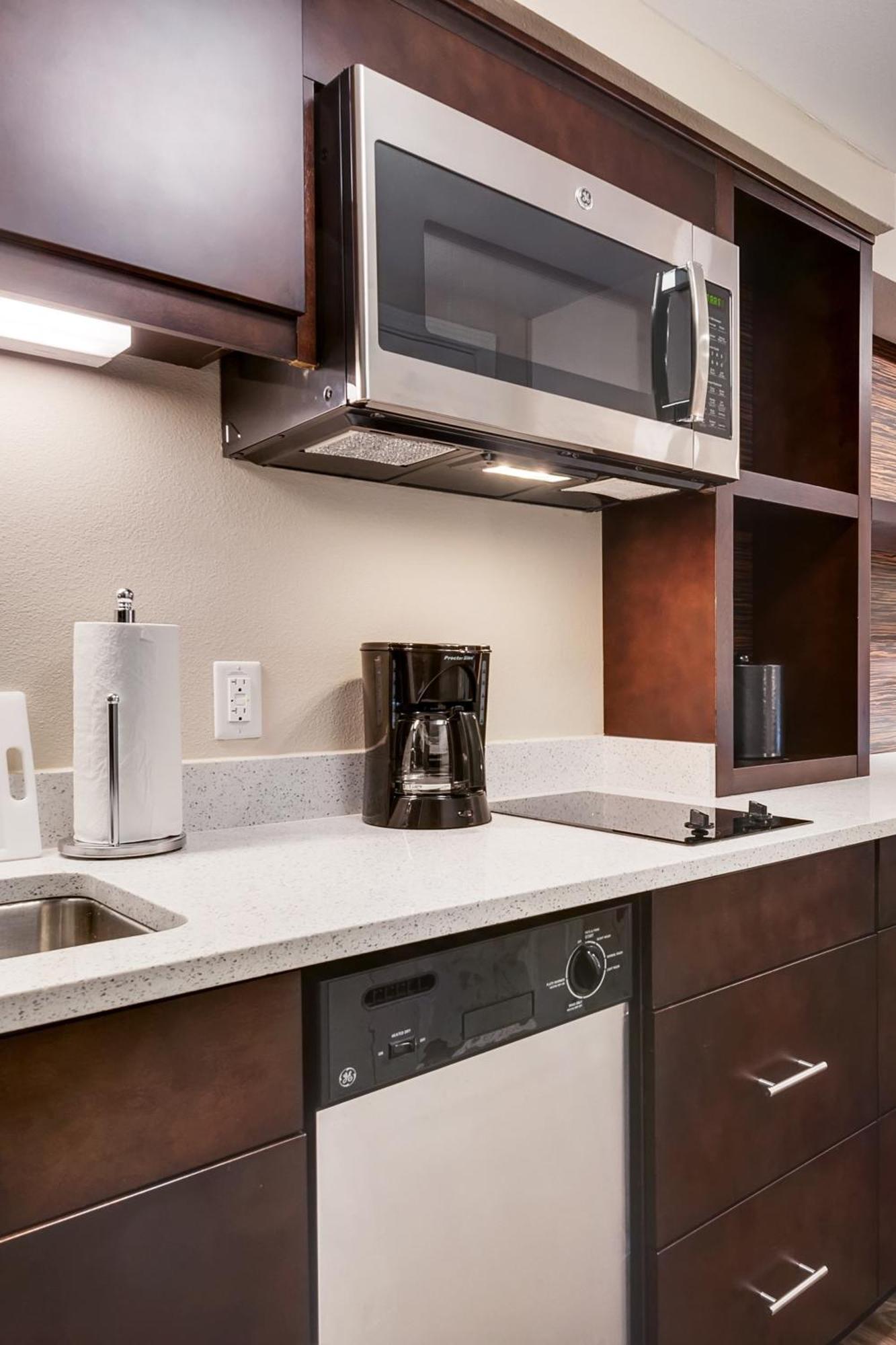 Towneplace Suites By Marriott Grand Rapids Airport Southeast Eksteriør billede