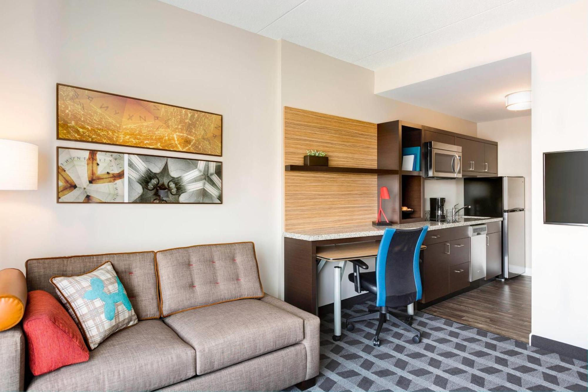 Towneplace Suites By Marriott Grand Rapids Airport Southeast Eksteriør billede