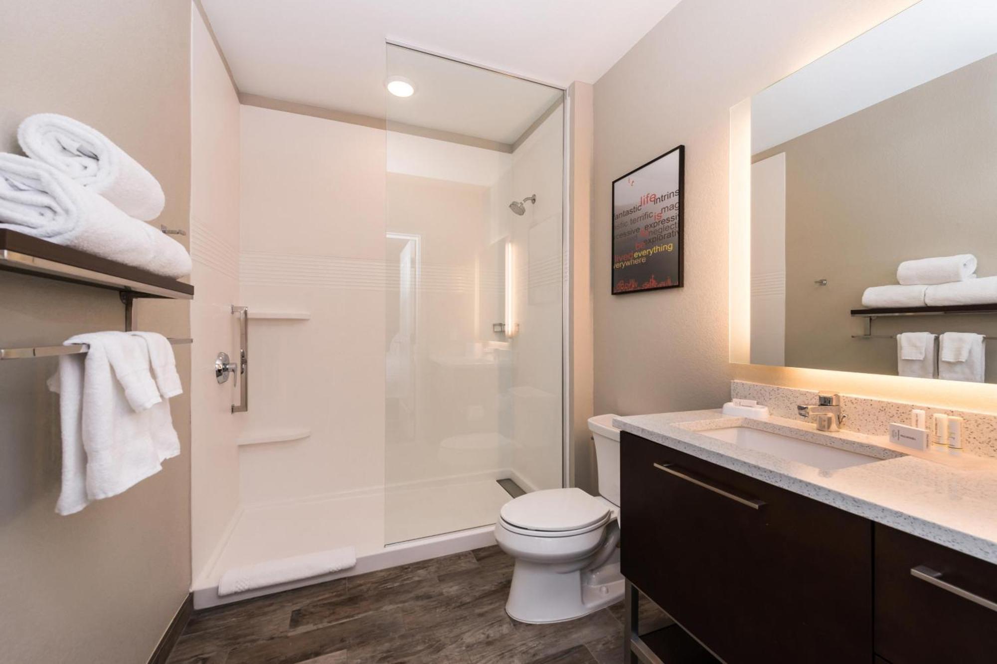 Towneplace Suites By Marriott Grand Rapids Airport Southeast Eksteriør billede